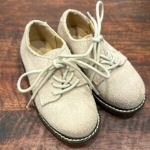 Janie and Jack boys suede tan shoes. Great for Easter outfits. Size 6 toddler.